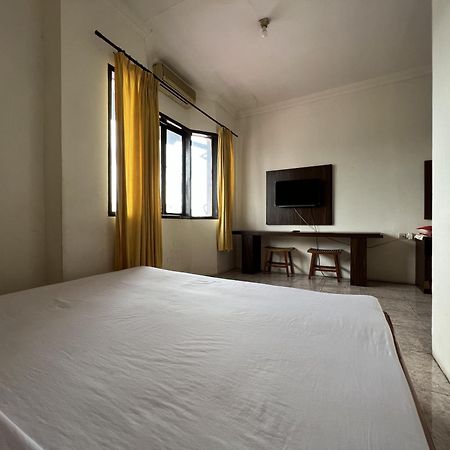 Oyo 92098 Kost Orange Syariah Hotel Makassar Kültér fotó