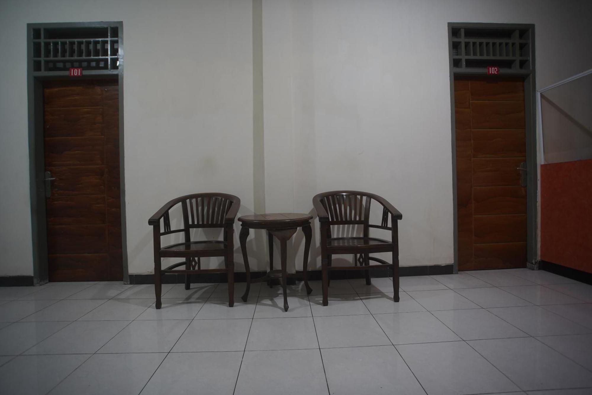 Oyo 92098 Kost Orange Syariah Hotel Makassar Kültér fotó