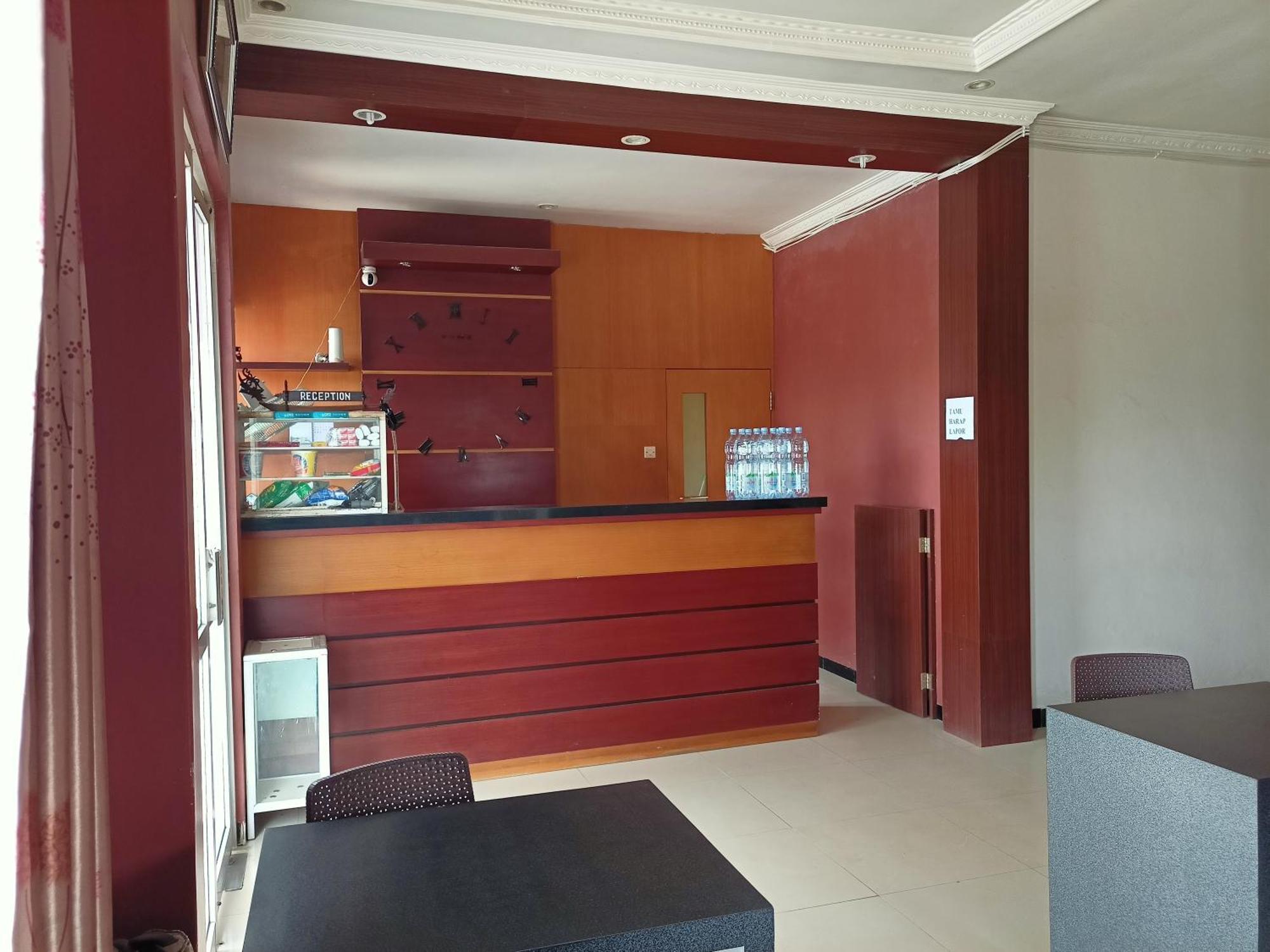 Oyo 92098 Kost Orange Syariah Hotel Makassar Kültér fotó