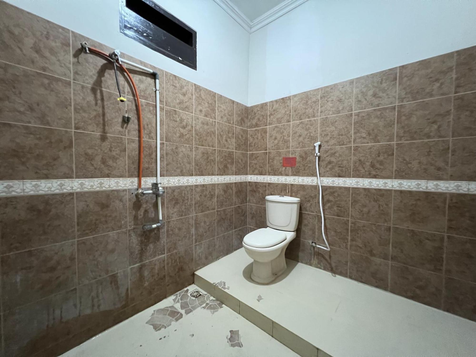 Oyo 92098 Kost Orange Syariah Hotel Makassar Kültér fotó