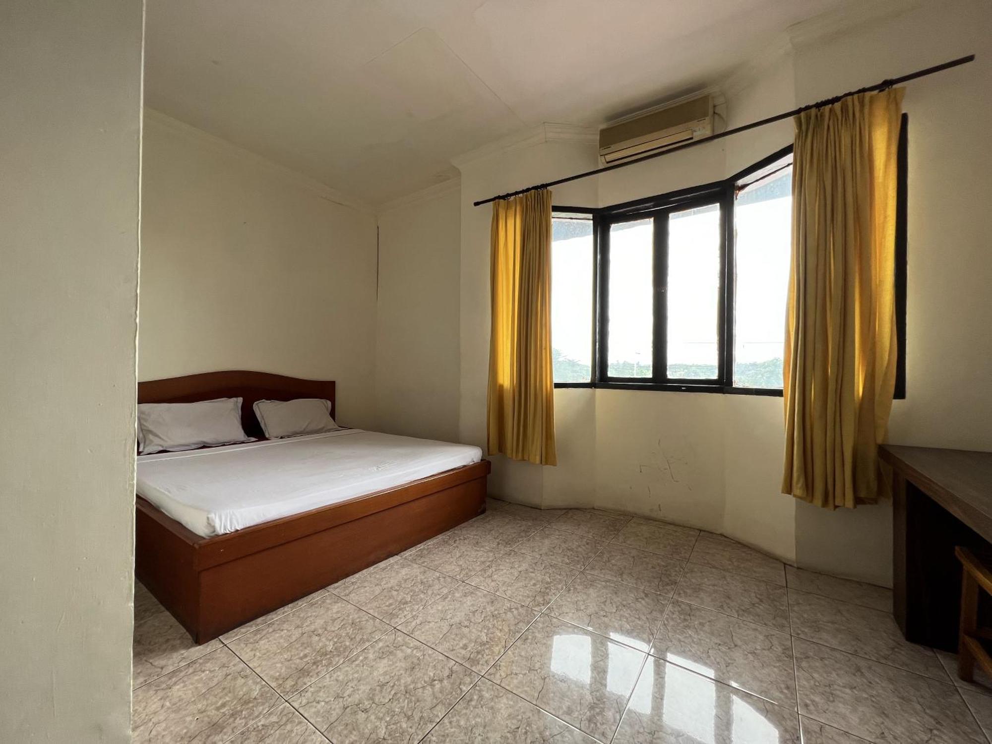 Oyo 92098 Kost Orange Syariah Hotel Makassar Kültér fotó
