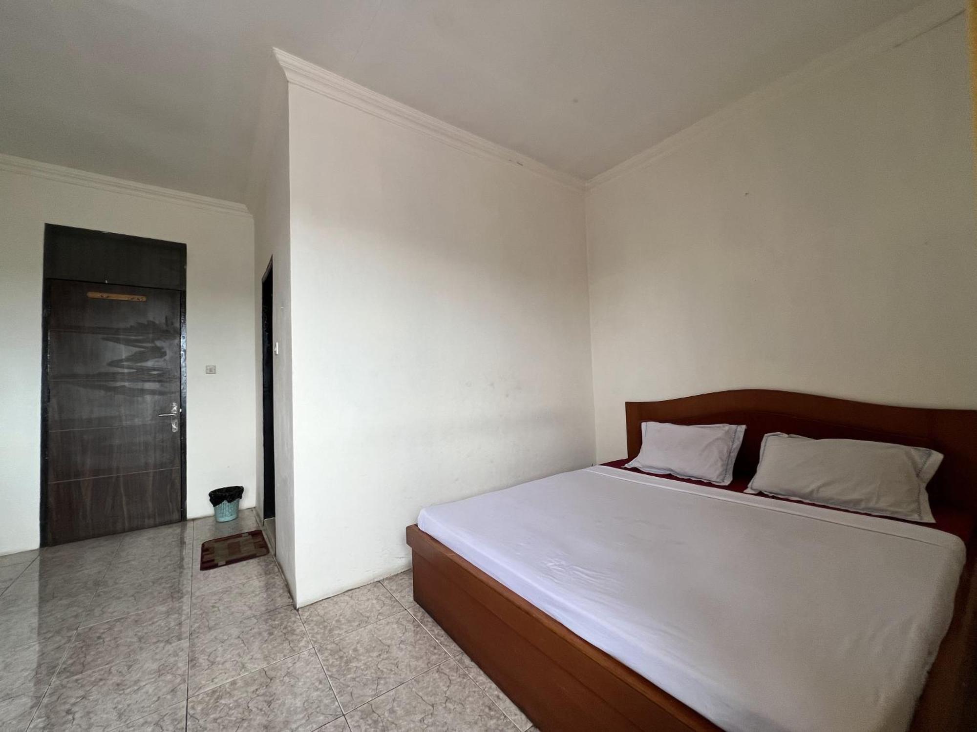 Oyo 92098 Kost Orange Syariah Hotel Makassar Kültér fotó